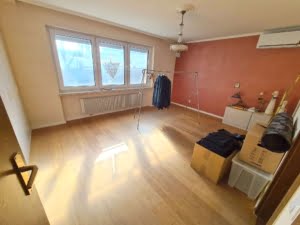 VERMIETET!Perfekte Lage am Berger Hang! 6 Zimmer + 2 Bäder auf 2 Etagen mit eigenem Garten + Teich!