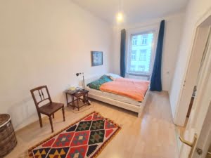 VERMIETET! Altbaucharme in Sachsenhausen: gemütliche 2 Zimmerwohnung mit Tageslichtbad