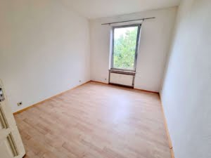 VERMIETET! Altbaucharme zentral in Bornheim! Gemütliche 3 Zimmer Wohnung mit Tageslichtbad