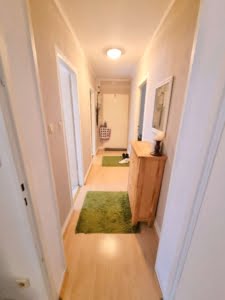 VERMIETET! Gemütliche 3- Zimmerwohnung mit großer Terrasse – zentral in Rödelheim