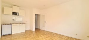 VERMIETET! Nagelneu renoviert! Gemütliches 1 Zimmer Apartment inkl. Einbauküche – FFM-Sossenheim
