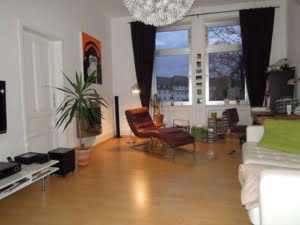 VERMIETET! Große 2 Zimmer mit Wohnküche und 2 Balkonen – zentral in Bornheim Mitte