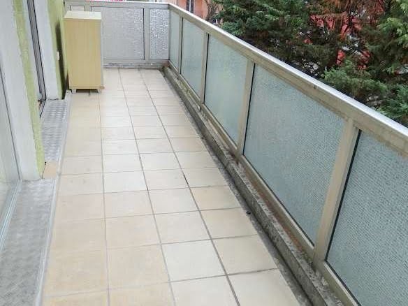 VERMIETET! Großzügige, sonnige 2 Zimmerwohnung mit Wohnküche und Balkon – Bornheim Grenze Ostend