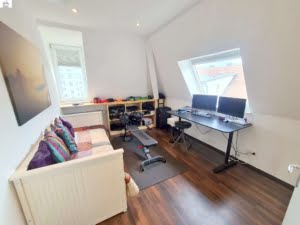 VERMIETET! WOW! – Stylische 5 Zimmer Maisonette inkl. EBK + Kamin + Dachterr. -Sachsenhausen