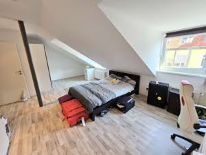 VERMIETET! Schickes 2-Zimmer Dachstudio mit großer Dachterrasse – ruhig + zentral Ostend