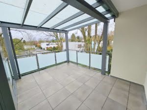 VERMIETET! Gemütliche 3 Zimmerwohnung mit großem Balkon in gepflegter Grünanlage in Bad Homburg