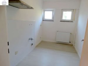 VERMIETET! Ruhig + renoviert 2019! Gepflegte 2 Zimmer mit Balkon – direkt am Kettler Krankenhaus