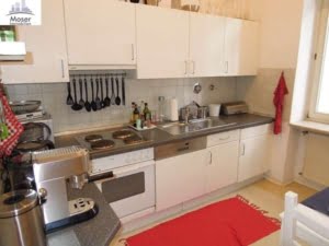 VERMIETET! Altbaucharme in Sachsenha.! Gemütliche 2 Zimmerwohnung inkl. Einbauküche + Wannenbad