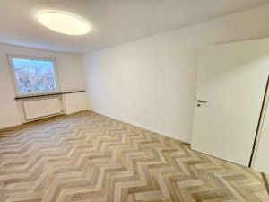 VERMIETET! Top Nordendlage! Auch WG- geeignet! In 2023 nagelneu sanierte 3 Zimmerwohnung im 5. OG ohne! Aufzug