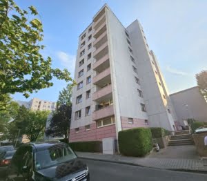 VERMIETET! Gemütliche großzügige 3 Zimmerwohnung mit Balkon – ruhig + zentral in Oberrad