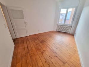 VERMIETET! Großzügige 4 Zimmerwohnung mit Holzdielenboden + Balkon – WG geeignet – zentralst in Offenbach