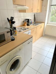 VERMIETET! Gemütliche, kleine 3 Zimmerwohnung inkl. EBK – ruhig und zentral in Bornheim