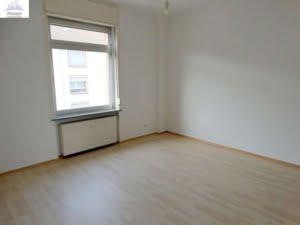 VERMIETET! Gemütliche 2 Zimmerwohnung mit Balkon + Blick auf die Niddawiesen – Rödelheim