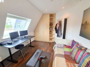 VERMIETET! WOW! – Stylische 5 Zimmer Maisonette inkl. EBK + Kamin + Dachterr. -Sachsenhausen