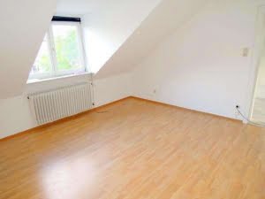 VERMIETET! 2-Zimmer DG-Wohnung (=2.OG) mit Dachterrasse – Top Lage Bornheim Nähe Parlamentsplatz