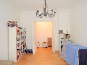 VERMIETET! Altbaucharme pur ! 2 Zimmerwohnung mit Wohnküche – zentral + ruhig im Ostend Nähe EZB