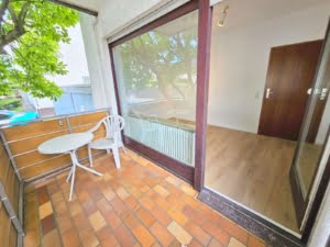 VERMIETET! Große 4-Zimmer Gartenwohnung mit 2 Balkonen + schickem  Bad  – top Lage Rumpenheim