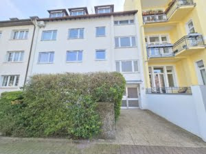 VERKAUFT! Große 4 Zimmer Terrassenwohnung + 2 Bäder + EBK + Kamin + Keller + Garage –