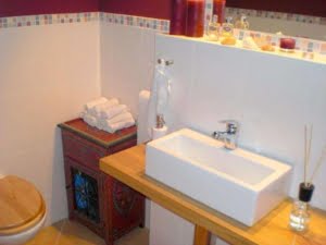 VERMIETET! Sehr großzügige 3-Zimmer Maisonette mit 2 Balkonen + TG-Platz – Top Lage Sachsenhausen