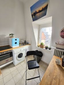 VERMIETET! Altbaucharme Pur + ganz oben! Sonnige 2-Zimmer Altbau Wohnung – zentral in Sachsenhausen