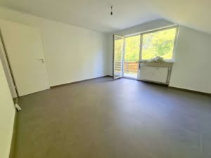 VERMIETET! Neu renoviert! 3-Zimmerwohnung mit 2 Balkonen + Wannenbad – ruhig in Bergen-Enkheim