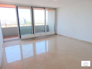 VERKAUFT! Schwimmbad + Sauna im Haus! Neu saniert! 3-Zimmer mit Balkon – Sachsenhausen