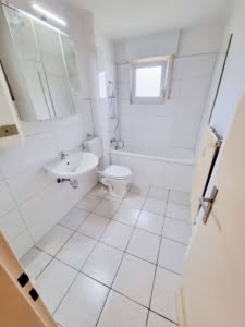 VERMIETET! Sonnige 2 Zimmerwohnung mit Balkon – direkt am Kettler Krankenhaus