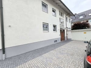 VERKAUFT!Attraktive große 3 Zimmer Dachstudio Whg. mit Balkon +Garagenpl – Top Lage nahe Stadtwald