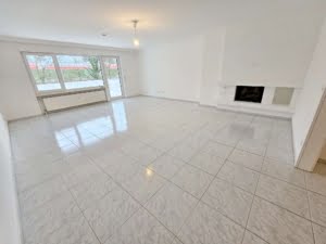 VERKAUFT! Große 4 Zimmer Terrassenwohnung + 2 Bäder + EBK + Kamin + Keller + Garage –