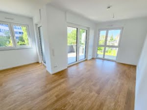 VERMIETET! Richtig schick & Nagelneu : große 4-Zimmerwohnung mit großem Balkon – ruhig in Offenbach-Ost
