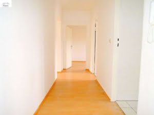 VERMIETET! 3 Zimmerwohnung mit großem Balkon und Wohnküche – direkt gegenüber dem Klinikum OF
