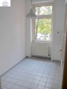 VERMIETET!Bezahlbare, gemütliche 3 Zimmer Altbauwohnung – mitten in Bockenheim