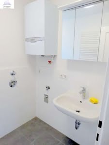 VERMIETET neuw. 2 Zimmerwohnung mit Wohnküche und Loggia + Balkon – zentral Nähe Uniklinik Niederrad