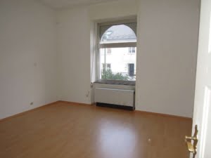 VERMIETET! Altbaucharme! Großzügige 2 Zimmerwohnung inkl. Wohnküche – ruhig in Rödelheim