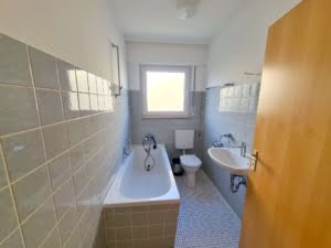 VERKAUFT! Kapitalanlage: gepflegtes MFH mit 5-6 Whg. + 1 Garage + Hof + Garten – zentrale Lage Bad Soden
