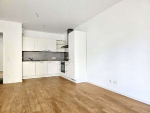 VERMIETET! Nagelneu + richtig schick : 3-Zimmerwohnung mit Balkon – ruhig in Offenbach-Ost
