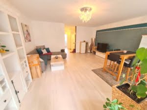 VERMIETET! Top gepflegte 2 Zimmerwohnung mit Südbalkon + TG-Platz – zentral in Oberrad