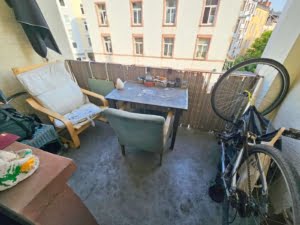 VERMIETET! Großzügige sonnige 2 Zimmer mit Südbalkon + EBK – nahe Berger Straße – Bornheim Mitte