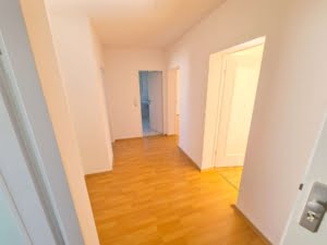 VERMIETET! Frisch renoviert! 3-Zimmerwohnung mit Terrasse + Garten am Feldrand- S-Bahn nah Hofheim