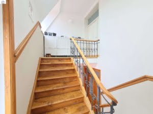 VERMIETET! WOW! – Stylische 5 Zimmer Maisonette inkl. EBK + Kamin + Dachterr. -Sachsenhausen