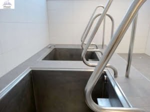VERMIETET! Schicke 2 Zimmer Wohnung mit Balkon – Sachsenhausen + POOL+SAUNA im Haus!