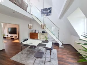 VERMIETET! WOW! – Stylische 5 Zimmer Maisonette inkl. EBK + Kamin + Dachterr. -Sachsenhausen