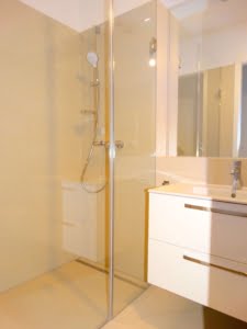 VERMIETET! Sonnige 2-Zimmer Wohnung mit 2 Balkonen, Parkett, Einbauküche- zentr. Ostend Lage
