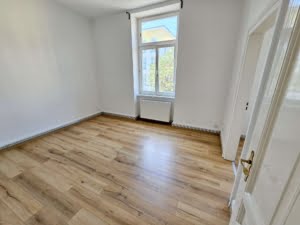 VERMIETET! Altbaucharme ! Gemütliche 2 Zimmerwohnung mit Wohnküche inkl. neuer EBK