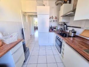 VERMIETET! Hell! 3 Zimmerwohnung mit Balkon und Wannenbad – Bornheim Grenze Ostend – EZB nah