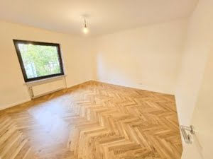 Nagelneu saniert! Große 3 Zimmer mit Terrasse + Garten – Parkettboden – Wohnküche – Neu Isenburg