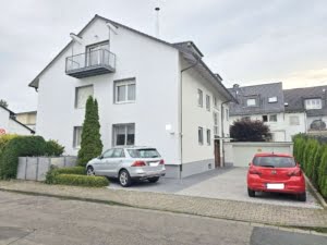 VERKAUFT!Attraktive große 3 Zimmer Dachstudio Whg. mit Balkon +Garagenpl – Top Lage nahe Stadtwald
