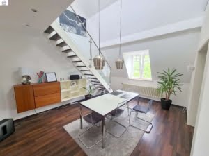 VERMIETET! WOW! – Stylische 5 Zimmer Maisonette inkl. EBK + Kamin + Dachterr. -Sachsenhausen