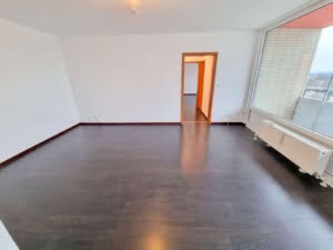 VERMIETET! Schicke 2 Zimmer Wohnung mit Balkon – Sachsenhausen + POOL+SAUNA im Haus!