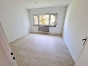 VERMIETET! Neu saniert! Sonnige 2 Zimmerwohnung mit Balkon – direkt am Kettler Krankenhaus